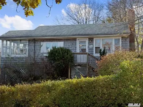47 Crows Nest Dr, Riverhead, NY 11901 photo 1