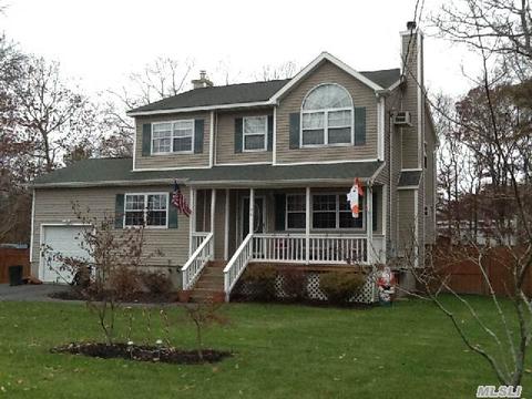 86 Stackyard Dr, Mastic Beach, NY 11951 photo 1