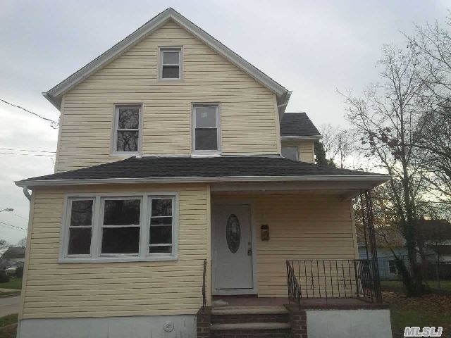78 E Milton St, Freeport, NY 11520 photo 1