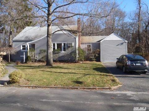 91 Fuller Ave, Islip, NY 11751 photo 1