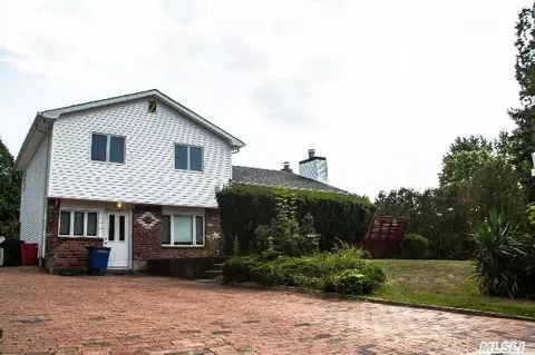 10 Palmer Ln, Commack, NY 11725 photo 1