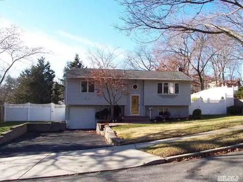 4 Bethany Dr, Commack, NY 11725 photo 1