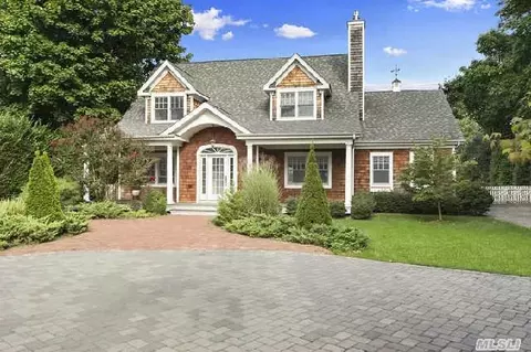38 Oak St, Westhampton Beach, NY 11978 photo 1