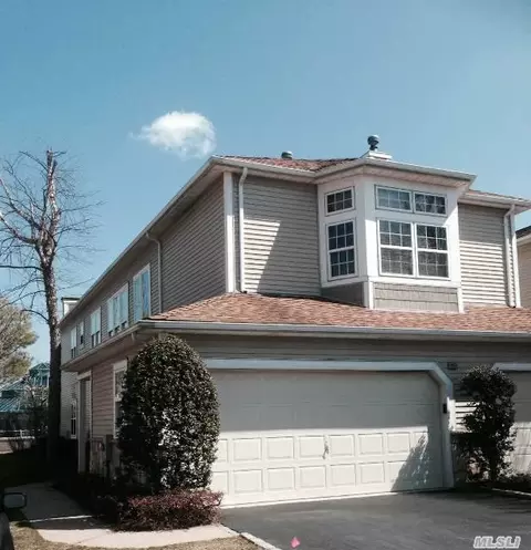 49 Sagamore Dr, Plainview, NY 11803 photo 1