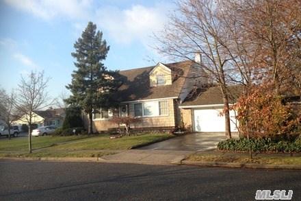 85 Briarwood Ln, Plainview, NY 11803 photo 1
