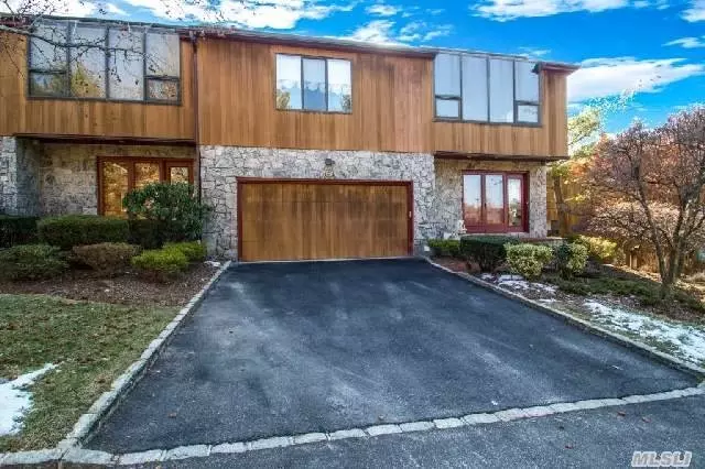  152 The Cres #152, Roslyn Heights, NY 11577 photo 1