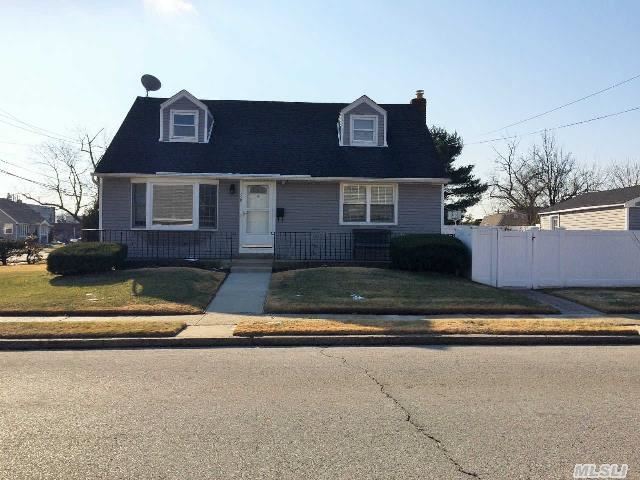 158 Martens Ave, Valley Stream, NY 11580 photo 1