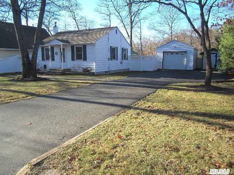 28 Webb Ave, Patchogue, NY 11772 photo 1