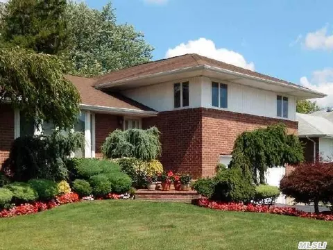 4 Winthrop Rd, Plainview, NY 11803 photo 1