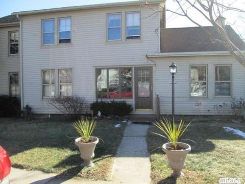 157 Maple Ave, Riverhead, NY 11901 photo 1