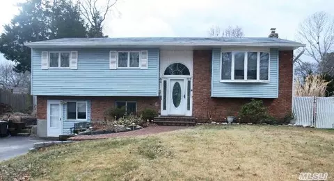 309 Devon Ln, Smithtown, NY 11787 photo 1