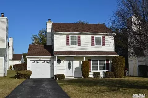 3 Thrush Path, Coram, NY 11727 photo 1