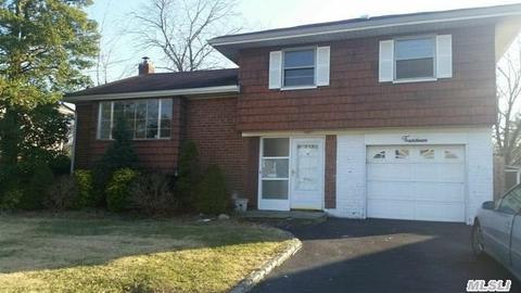 14 Eton Pl, Plainview, NY 11803 photo 1