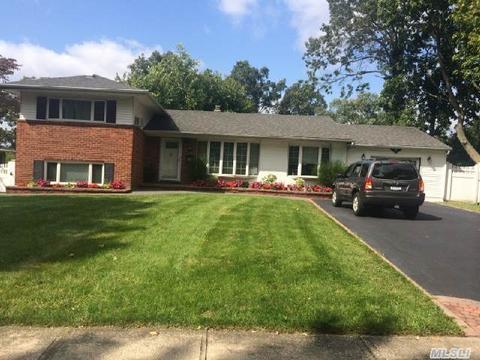 4 Putnam Ct, Commack, NY 11725 photo 1