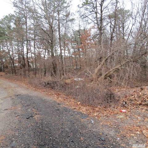 11 Stern Ave, Riverhead, NY 11901 photo 1