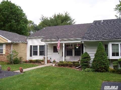 117 Forge Ln, Coram, NY 11727 photo 1