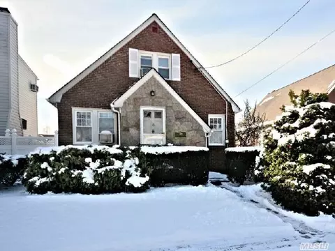 16 Euclid St, Valley Stream, NY 11580 photo 1