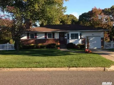 3 Vance St, Commack, NY 11725 photo 1