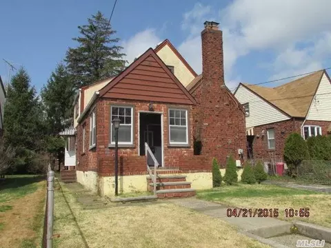 7 Irving St, Baldwin, NY 11510 photo 1