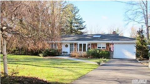 8 Library Ln, Brookhaven, NY 11719 photo 1