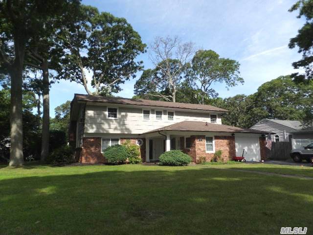 110 Gillette Ave, Patchogue, NY 11772 photo 1