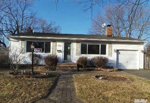 237 Locust Ave, Babylon, NY 11702 photo 1