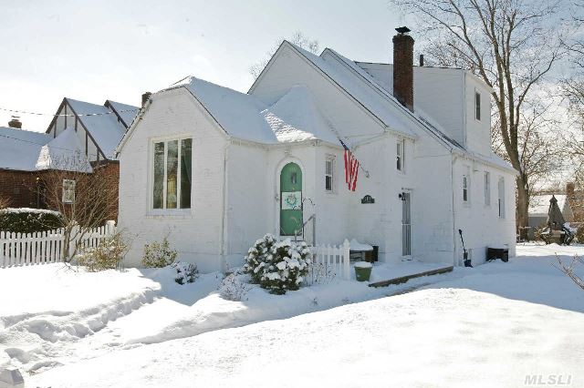 2418 Fox Ave, Baldwin, NY 11510 photo 1