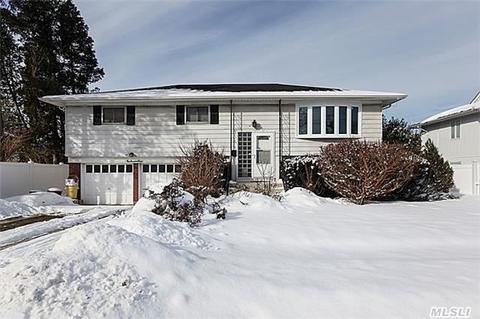 108 Grohmans Ln, Plainview, NY 11803 photo 1