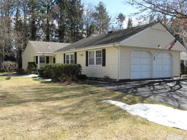 3 Freedom Ln, Coram, NY 11727 photo 1