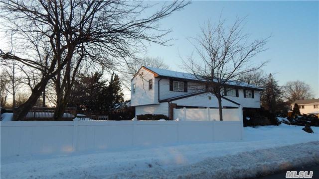52 Randy Ln, Plainview, NY 11803 photo 1