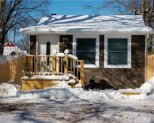 108 Rowland St, Patchogue, NY 11772 photo 1