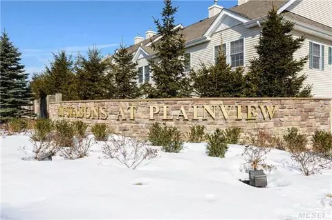 35 Autumn Dr, Plainview, NY 11803 photo 1