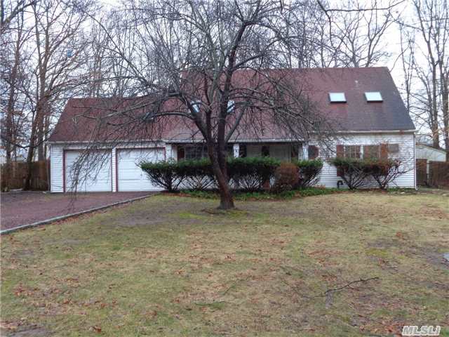 7 Glacier Lake Ct, Coram, NY 11727 photo 1