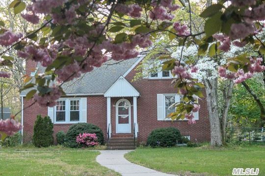 150 Old Willets Path, Smithtown, NY 11787 photo 1