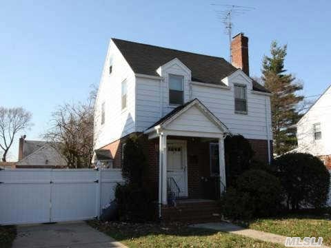 119 Courtenay Rd, Hempstead, NY 11550 photo 1