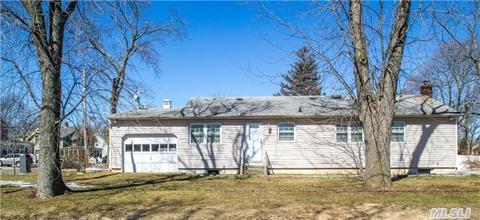 75 Litchfield Ave, Babylon, NY 11702 photo 1