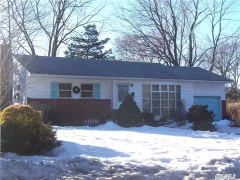 8 Niagara Ln, Commack, NY 11725 photo 1
