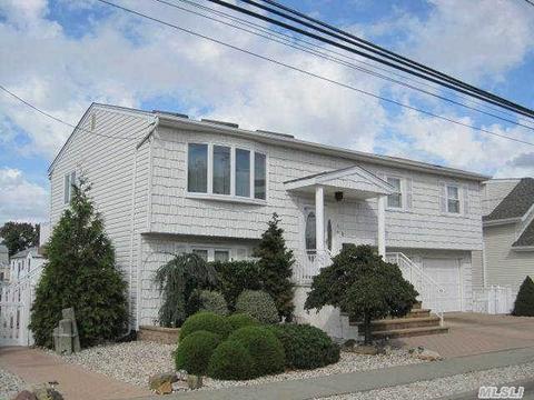 278 Arthur St, Freeport, NY 11520 photo 1