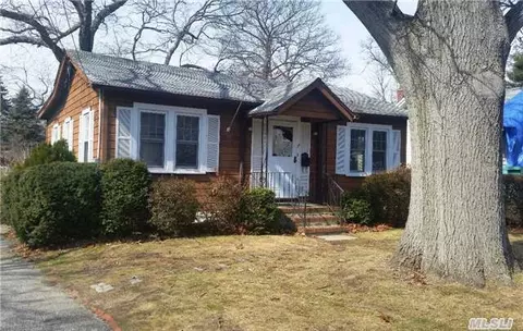26 Cadman Ave, Babylon, NY 11702 photo 1
