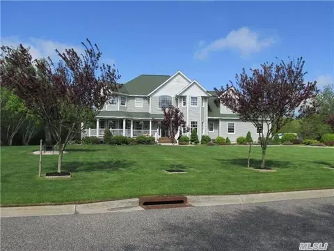 8 Jareds Path, Brookhaven, NY 11719 photo 1