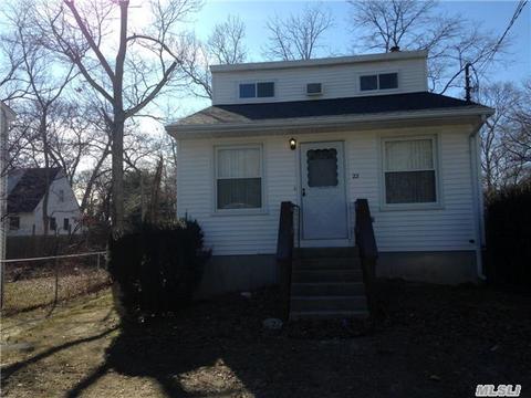 22 Franklin Ave, Mastic, NY 11950 photo 1