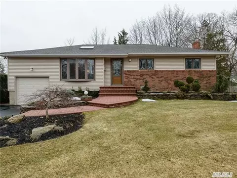 6 Beaumont Dr, Plainview, NY 11803 photo 1