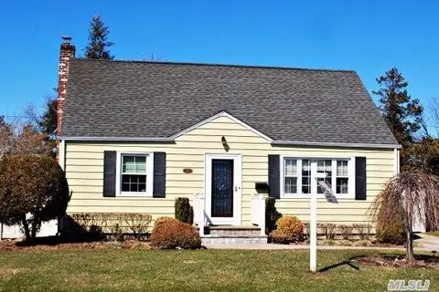 22 Jamaica Ave, Plainview, NY 11803 photo 1