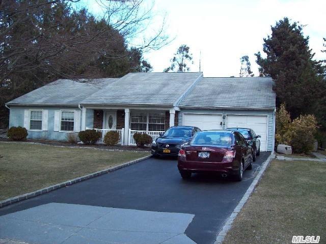 1 Sequoia Dr, Coram, NY 11727 photo 1