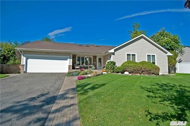 256 Ellen Pl, Jericho, NY 11753 photo 1