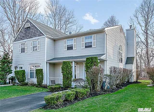 4 Deer Path, Coram, NY 11727 photo 1