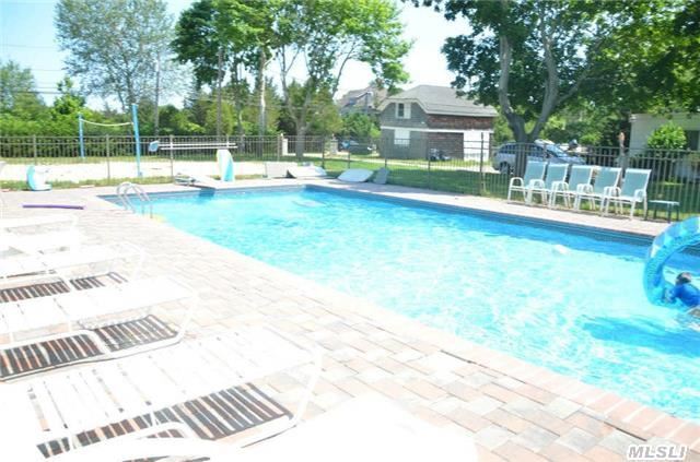 79 Foster Ave, Hampton Bays, NY 11946 photo 1