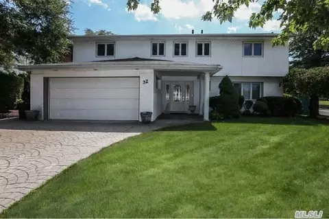 22 Elaine Pl, Plainview, NY 11803 photo 1