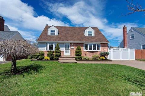 22 Ontario Ave, Plainview, NY 11803 photo 1