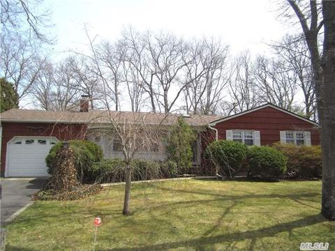 27 Oxbow Rd, Patchogue, NY 11772 photo 1